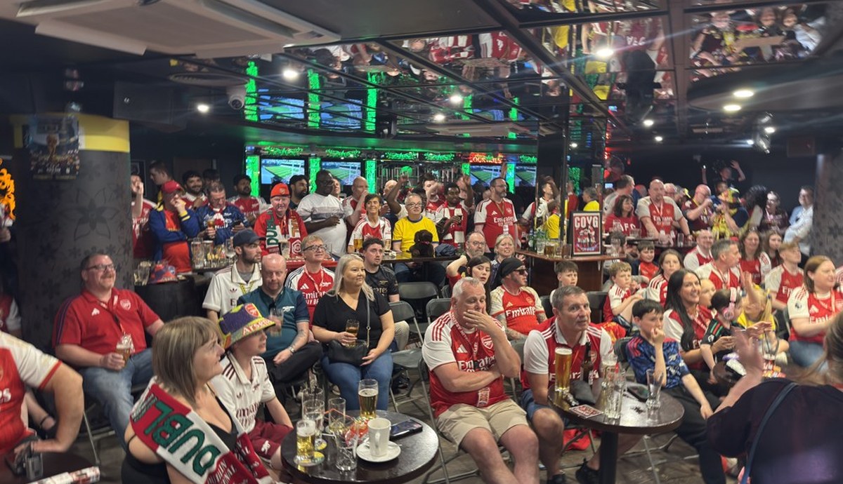 Dublin Arsenal supporters watching Arsenal together at River Bar